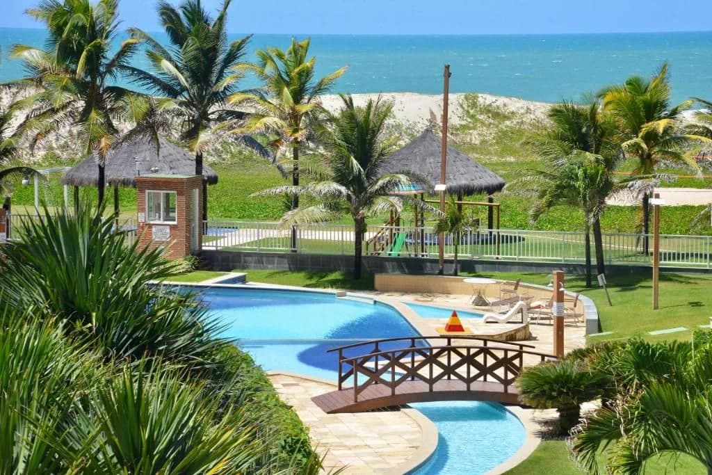 GranSol, Terreo, Pé na areia, 03 qtos, 08 adultos e 02 crianças, a 600m do B PARK
