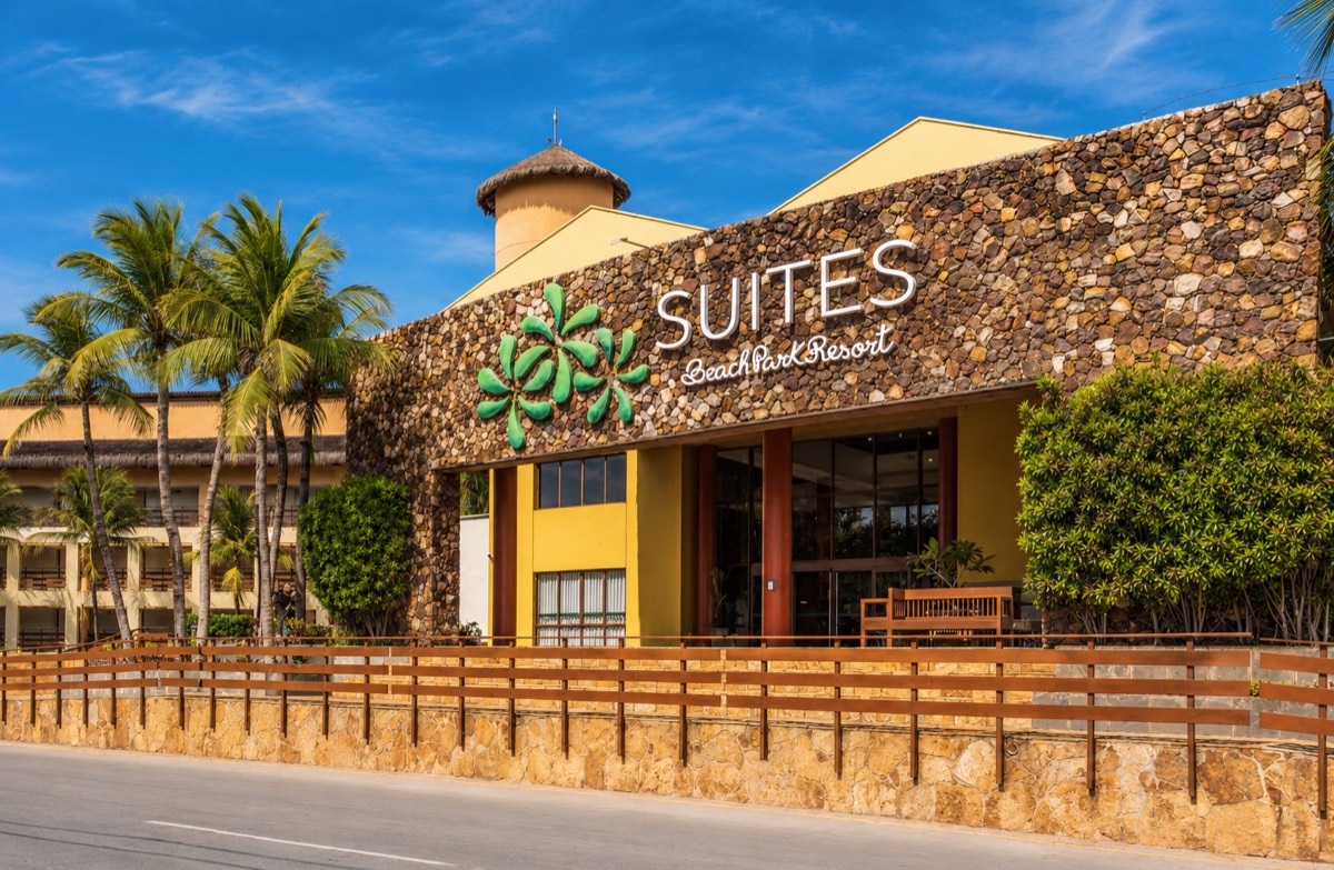 Suites Beach Park Resort